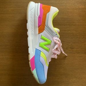 Brand new never worn new balance Classic